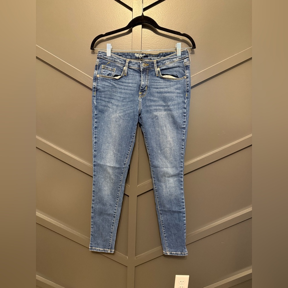 ☀️ Mossimo Denim Curvy Skinny Jeans